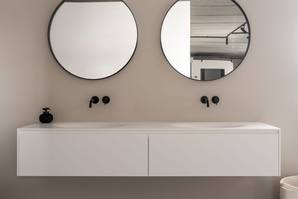 Badkamemeubel Stavoren met dubbele solid surface wasbak