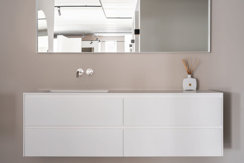 Solid Surface design Badkamermeubel Staveren