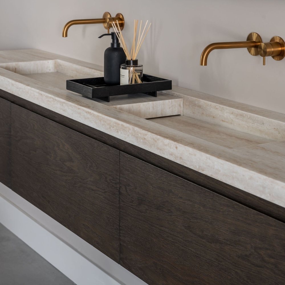 Praktische prijsinzichten voor maatwerk badkamermeubels — ontdek wat je kunt verwachten qua investering en kwaliteit.